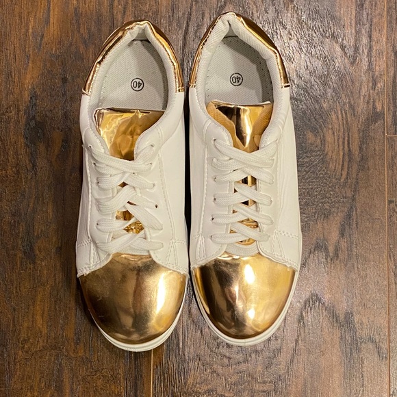 Gold and White sneakers - never worn - Picture 4 of 4